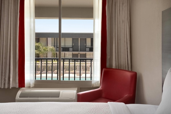 Room, 2 Queen Beds, Non Smoking (Uppler Floor) | Desk, laptop workspace, blackout drapes, soundproofing