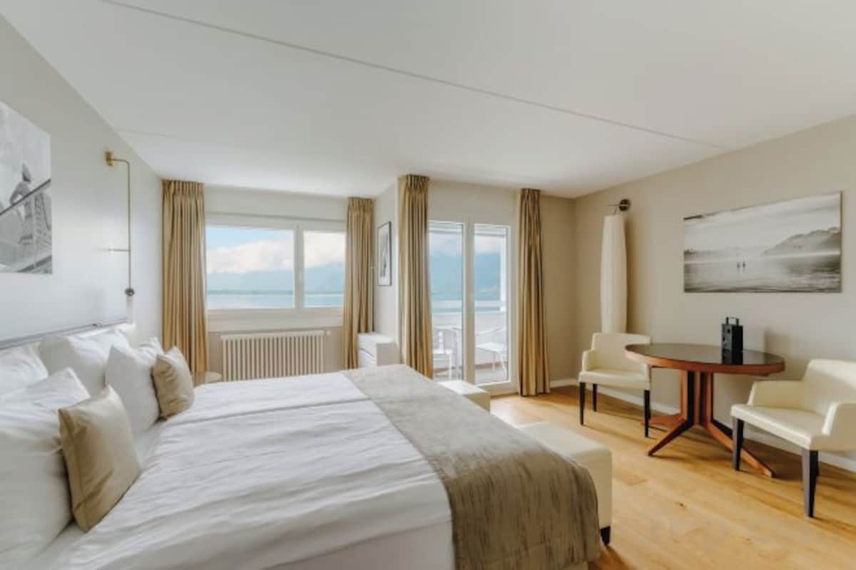 Mona Suite - Lake View