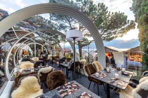 2 restaurants servant le petit déjeuner, spécialités Cuisine régionale