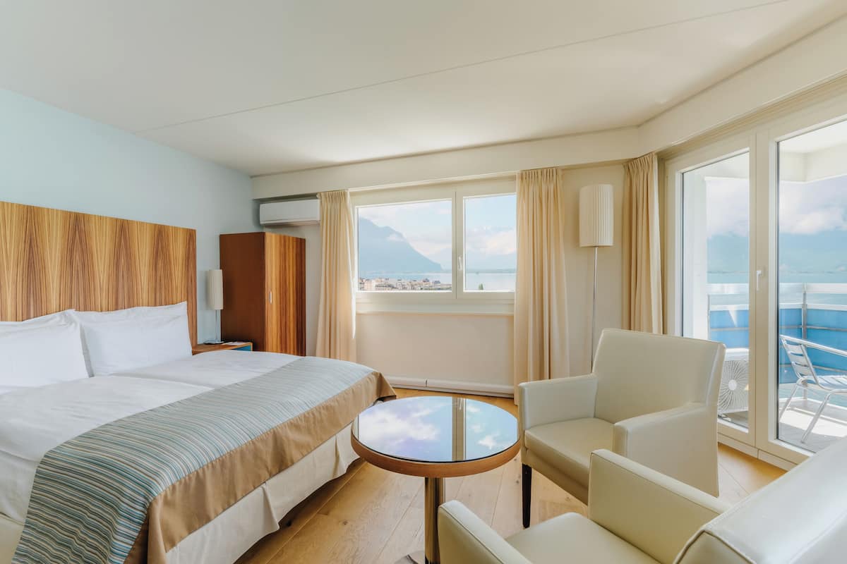 Panoramic Room, Balcony, Lake View | Premium bedding, minibar, in-room safe, desk