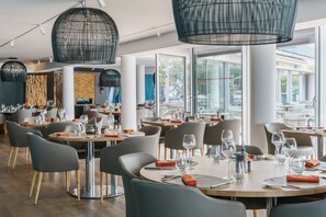 2 restaurants, breakfast, lunch, dinner served; Regional cuisine 