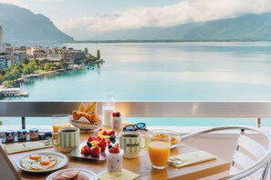 普通套房, 陽台, 湖景 (Classy) | 吃到飽早餐 | 每日供應現點現煮早餐 (每人 CHF30)
