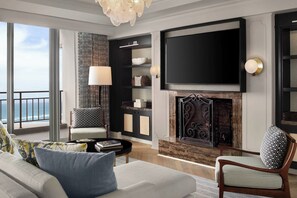 Club Suite, 1 Bedroom, Oceanfront | Living room