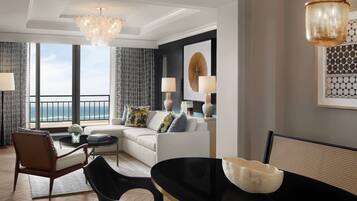 Club Suite, 1 Bedroom, Non Smoking | 1 bedroom, premium bedding, minibar, in-room safe