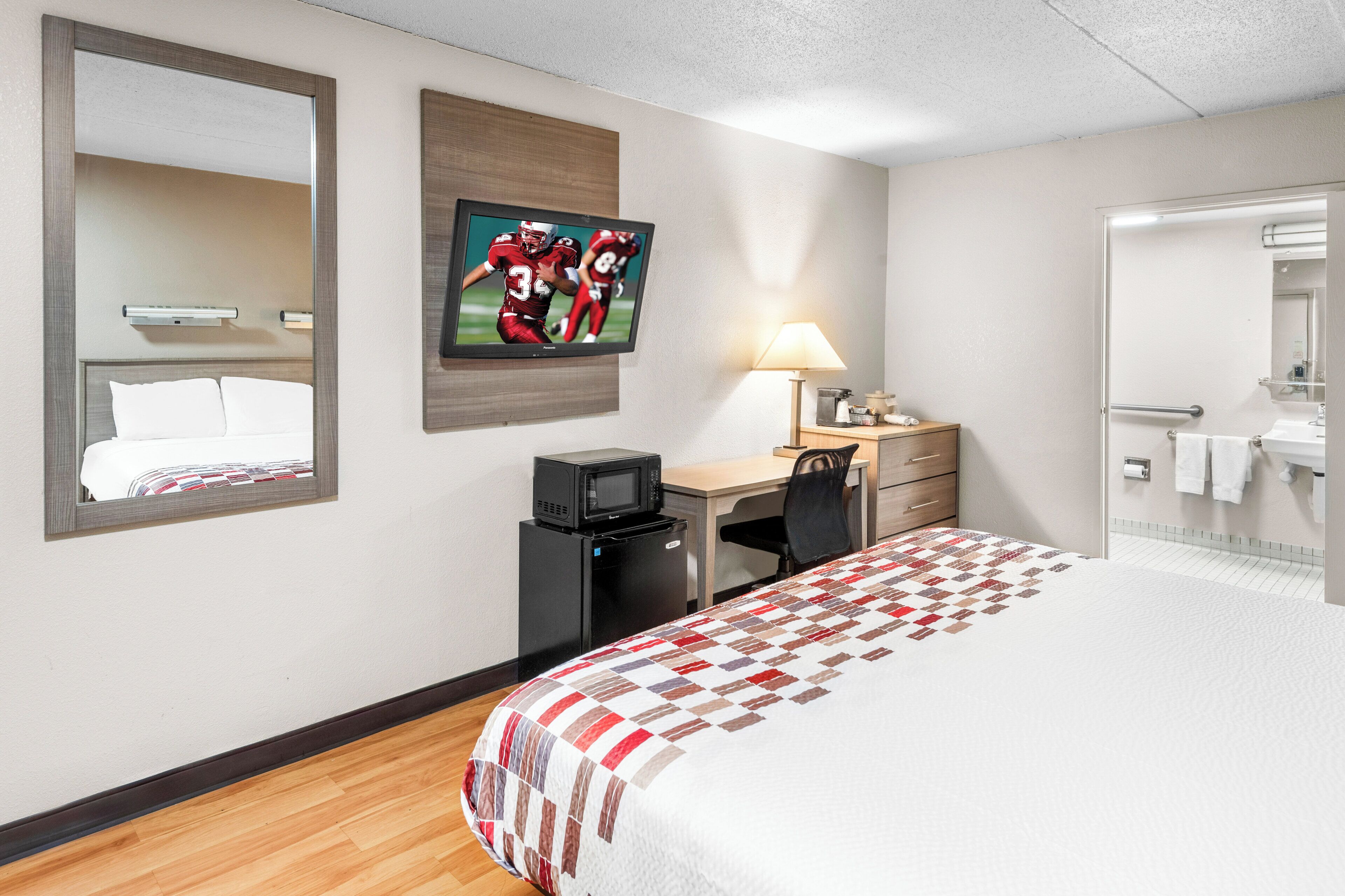 Photo - Red Roof Inn Indianapolis North - College Park