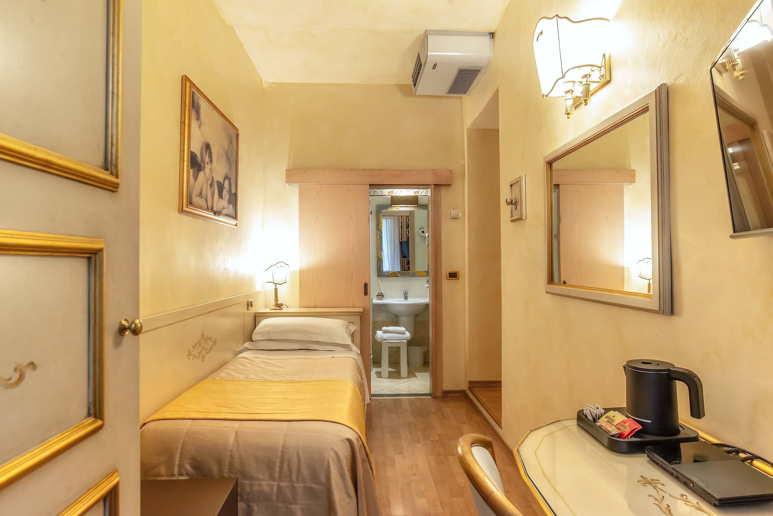 single room | hypo-allergenic bedding, free minibar items, in-room safe, desk