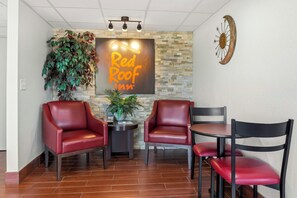 Lobby - Red Roof Inn Wheelersburg (Wheelersburg)