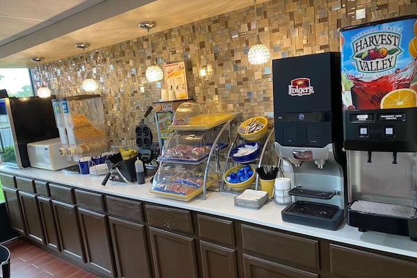 Free daily continental breakfast