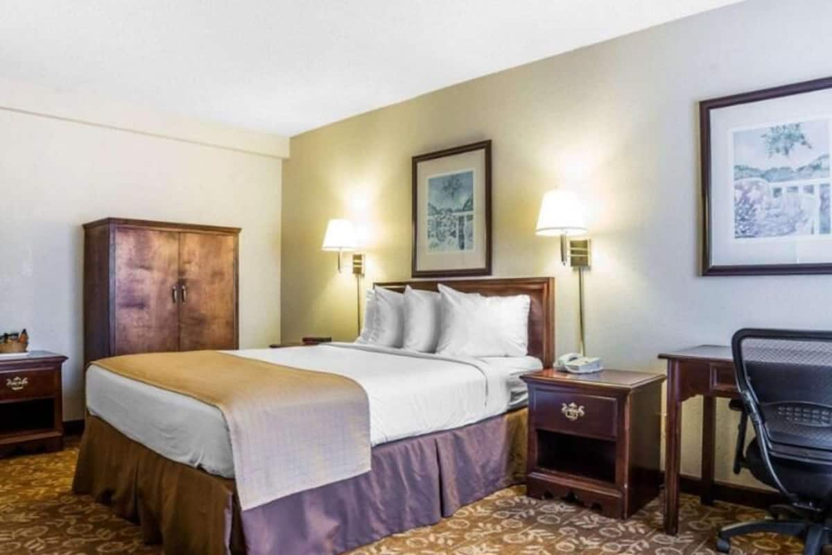 Pillowtop beds, desk, blackout drapes, iron/ironing board