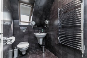 Apartment, 1 Bedroom | Bathroom shower