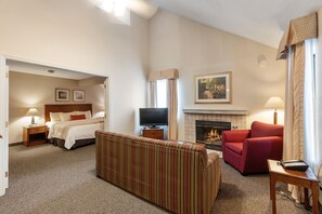 Traditional Loft, 2 Bedrooms | Desk, iron/ironing board, free cribs/infant beds, free WiFi - Residences at Daniel Webster (Merrimack)