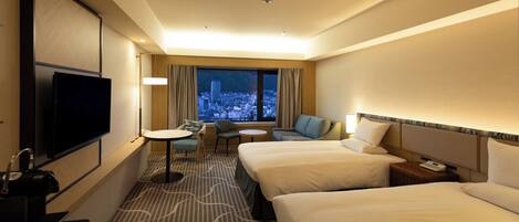 Màn/rèm cản sáng, bàn ủi/dụng cụ ủi quần áo