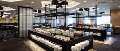 TĂ€gliches FrĂŒhstĂŒcksbuffet (3800 JPY pro Person)