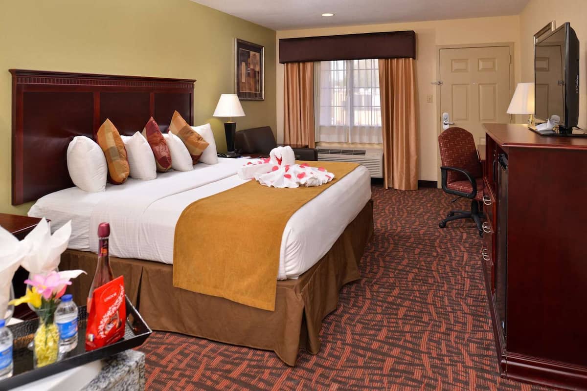 In-room safe, desk, laptop workspace, iron/ironing board