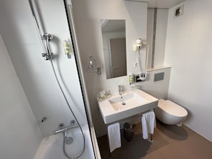 Standard Room, 1 Double Bed with Sofa bed | Bathroom - Holiday Inn Paris - Auteuil by IHG (Paris)