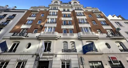 Holiday Inn Paris - Auteuil by IHG