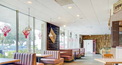 OYO Hotel Dundee By Crystal Lake