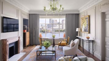 Suite Grand, 1 cama de matrimonio grande, vistas al río | 1 dormitorio, ropa de cama de alta calidad, edredones de plumas