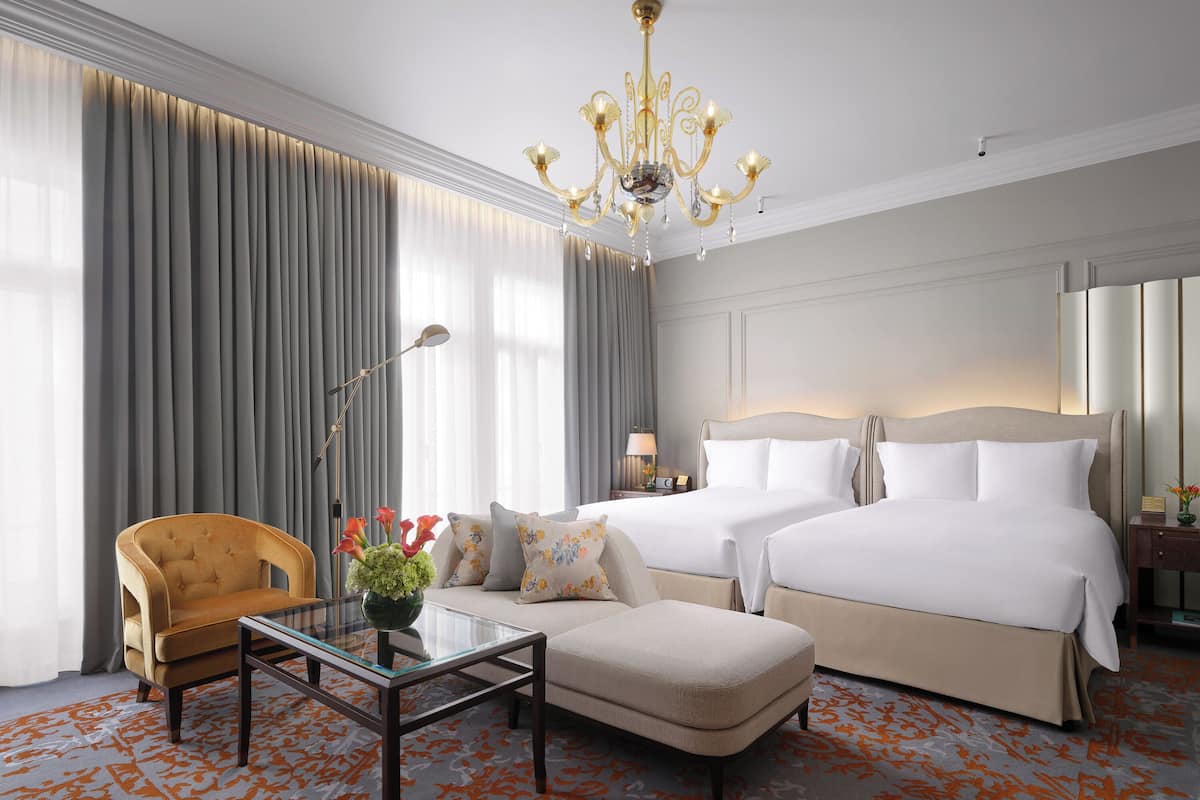 Luxury Room, 2 Single Beds | Roupas de cama premium, edredons de pluma, frigobar, cofres nos quartos