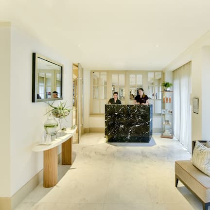 Couples treatment rooms, sauna, steam room, body treatments