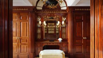 1 bedroom, premium bedding, down duvets, minibar