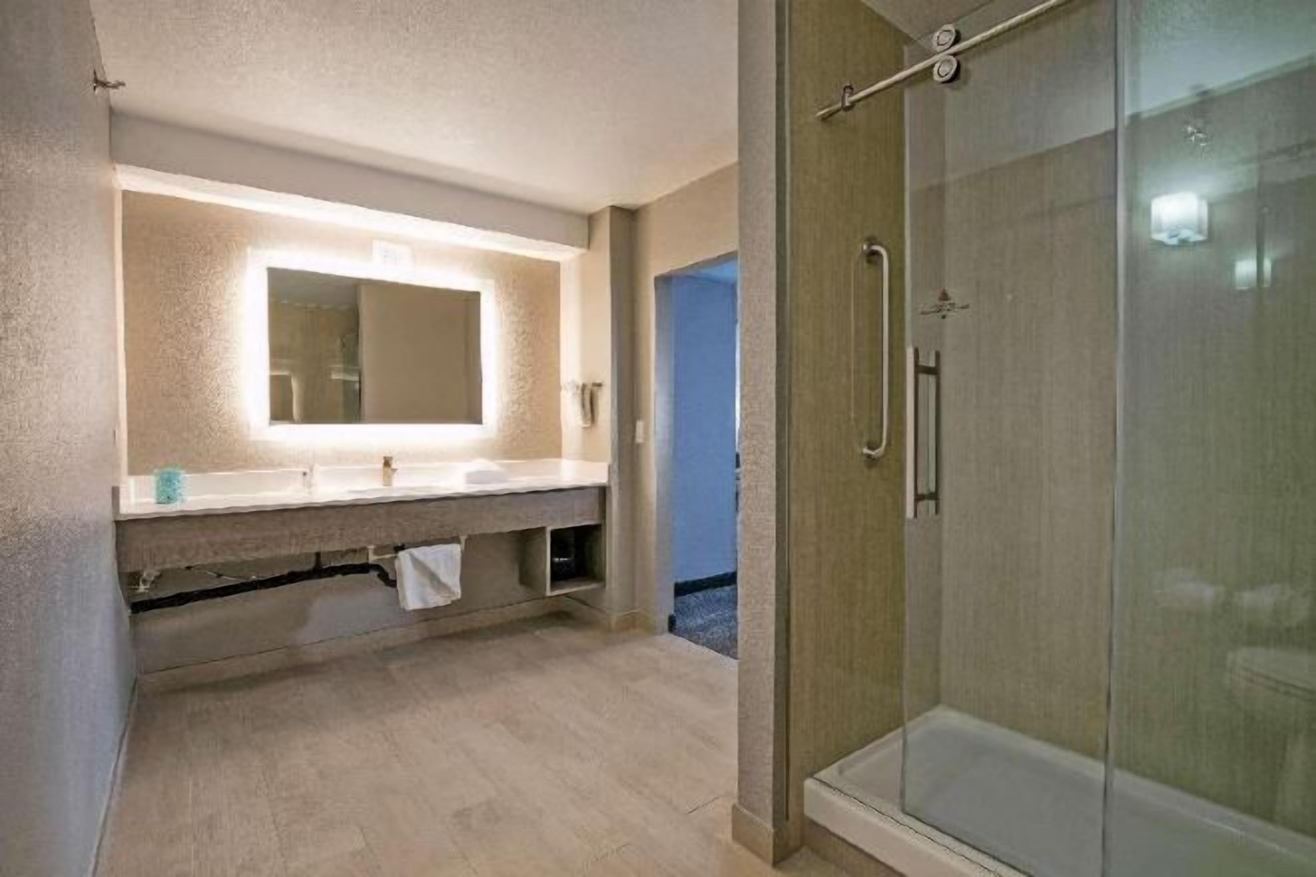 Bathroom | Free toiletries, hair dryer, towels