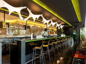 Bar (on property) - Novotel Amsterdam City (Amsterdam)