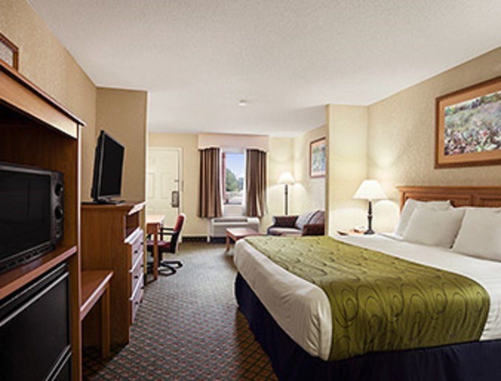 In-room safe, desk, iron/ironing board, rollaway beds