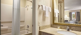 Days Inn & Suites by Wyndham Stuttgart