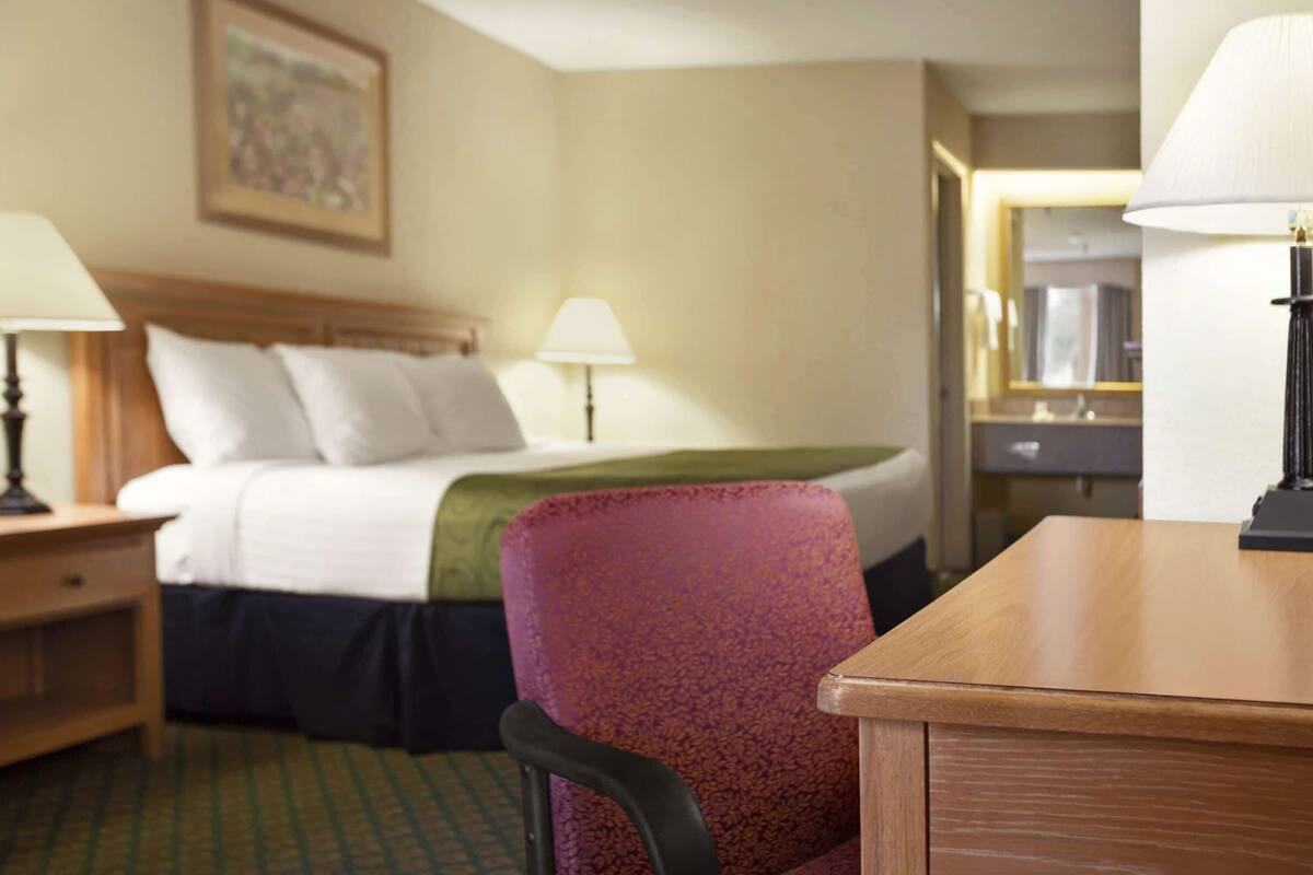 In-room safe, desk, iron/ironing board, rollaway beds