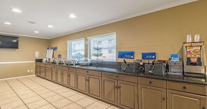 Free daily buffet breakfast - Best Western Roseville Inn (Roseville)