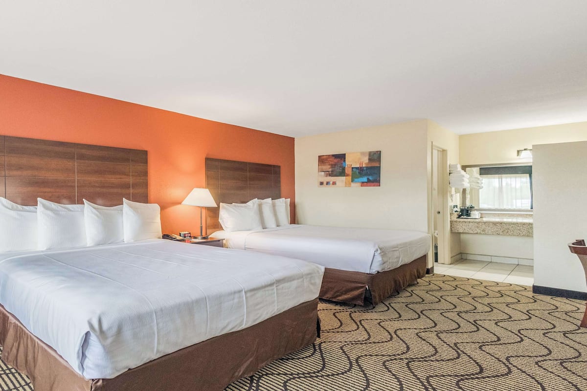 In-room safe, desk, laptop workspace, iron/ironing board