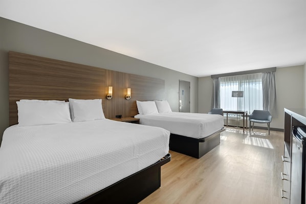 Standardzimmer, 2 Queen-Betten, Nichtraucher, Kühlschrank und Mikrowelle | Bügeleisen/Bügelbrett, kostenlose Babybetten, Zustellbetten