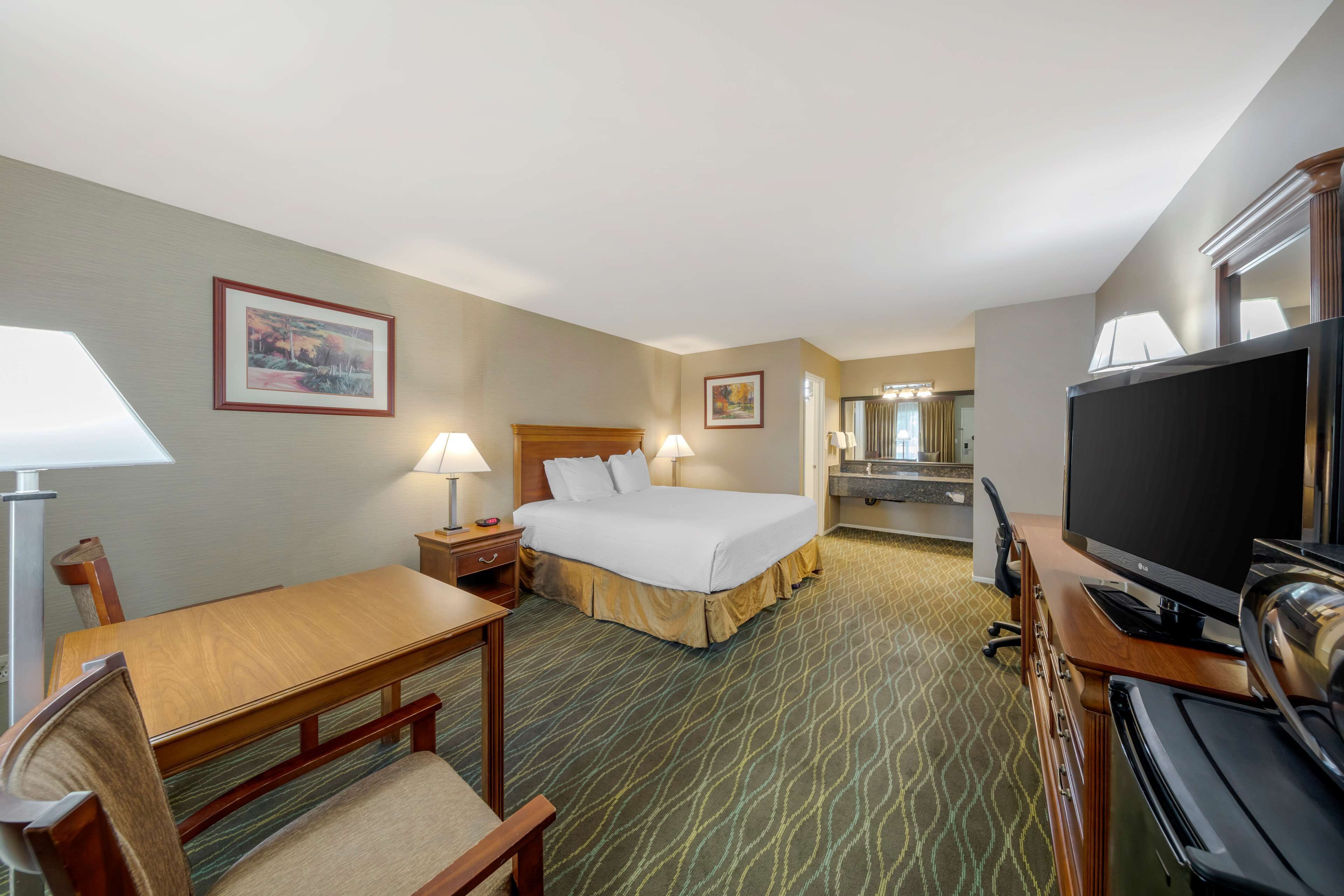 1 bedroom, iron/ironing board, free cots/infant beds, rollaway beds