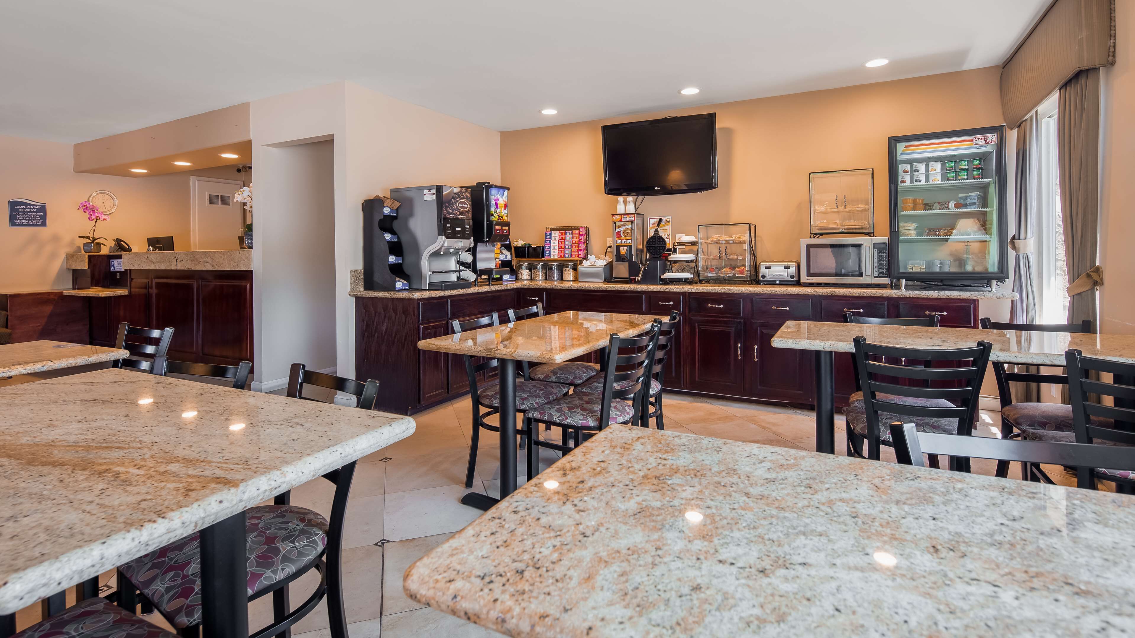 free continental breakfast