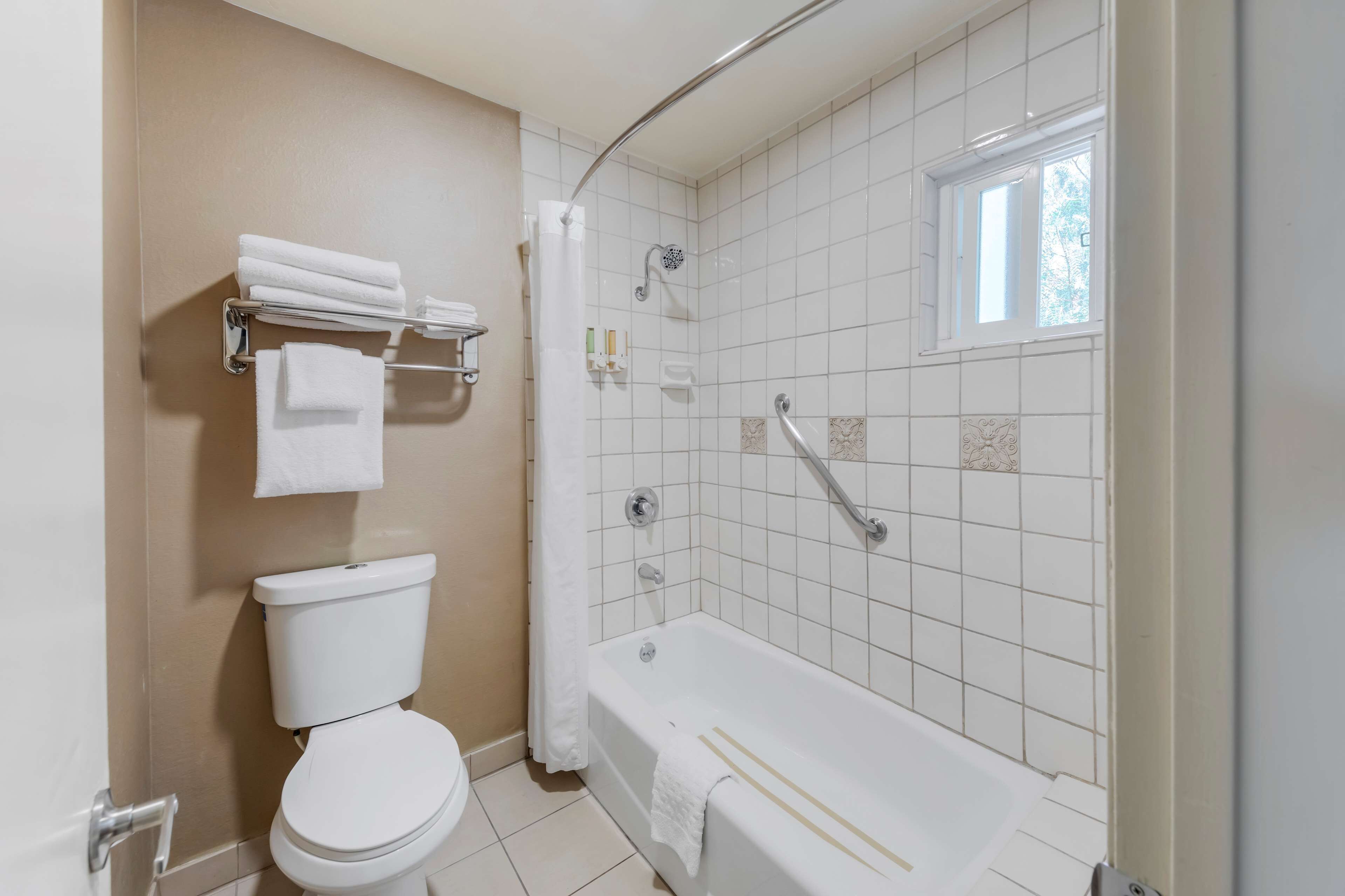 standard room, 2 double beds, accessible, bathtub | bathroom | rainfall showerhead, free toiletries, hair dryer, towels