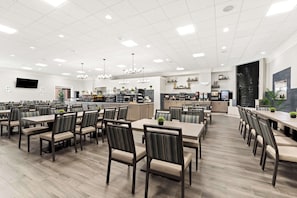 Free daily full breakfast  - Best Western Plus Concordville Hotel (Glen Mills)