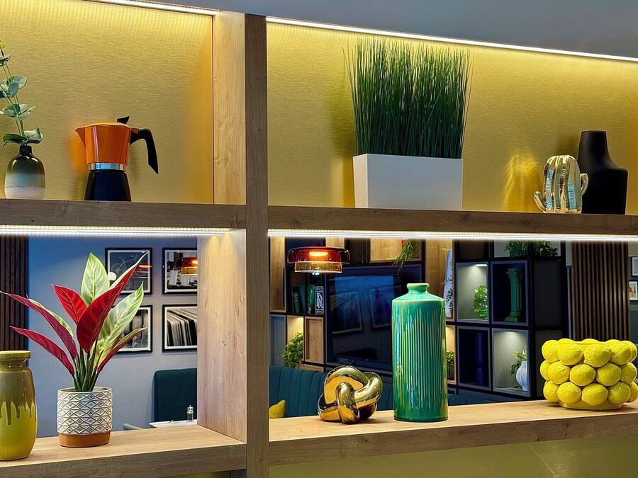 Breakfast, lunch and dinner served