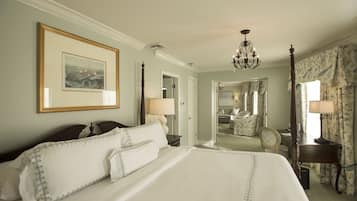 Suite (French Quarter) | Frette Italian sheets, premium bedding, down comforters, in-room safe