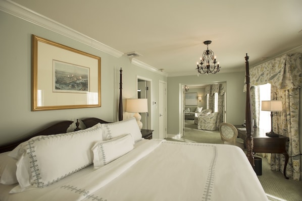 Suite (French Quarter) | Frette Italian sheets, premium bedding, down comforters, in-room safe