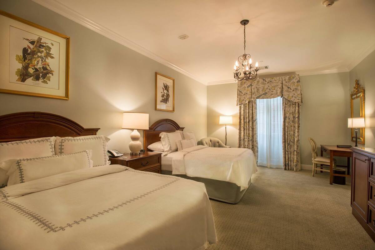 Frette Italian sheets, premium bedding, down comforters, in-room safe