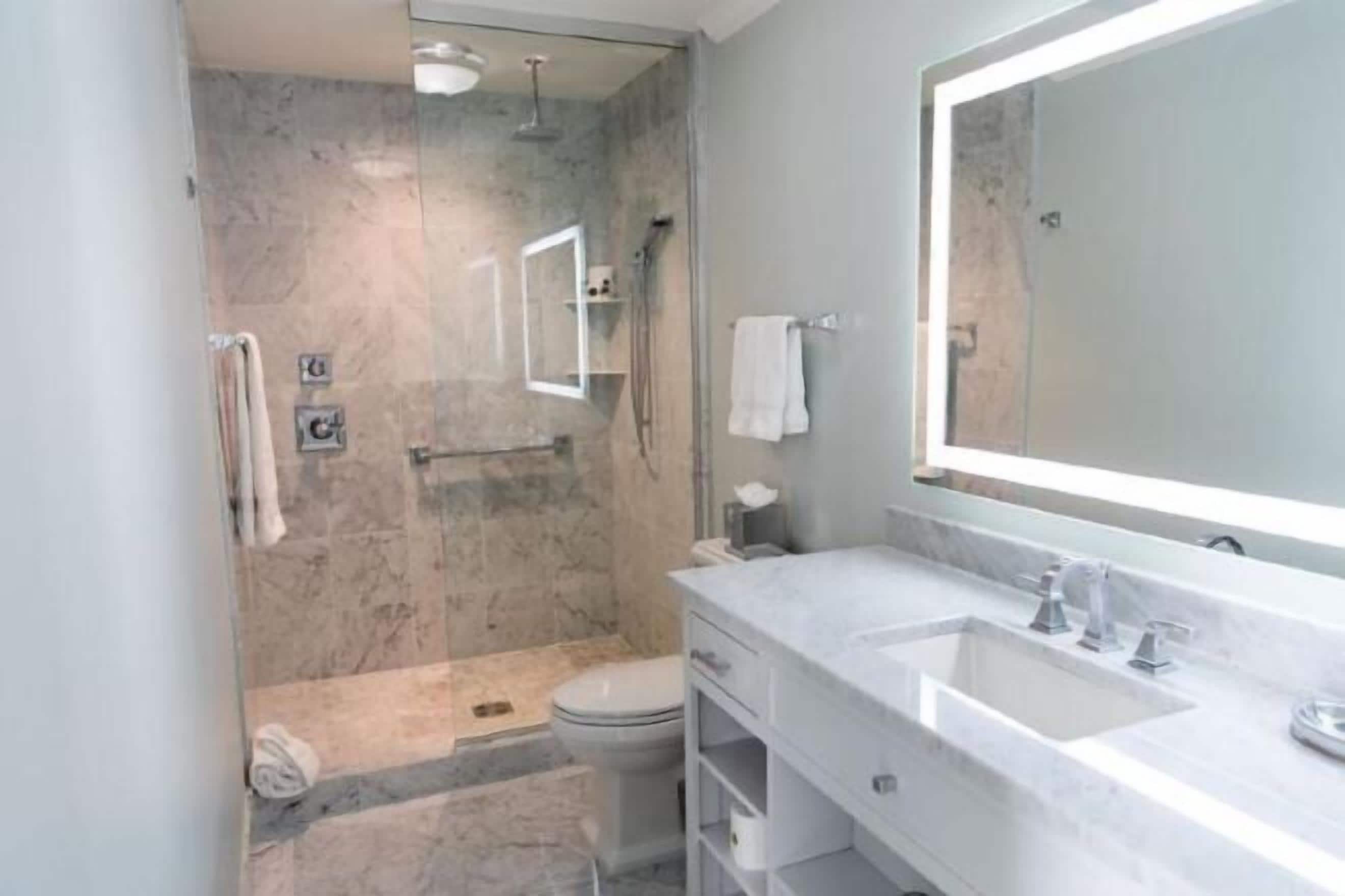 Kamar mandi | Shower, pancuran hujan,  dan perlengkapan mandi desainer