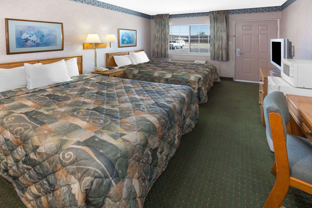 Desk, free WiFi, bed sheets