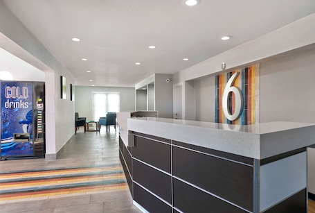 Lobby. Studio 6 Denton, TX - UNT