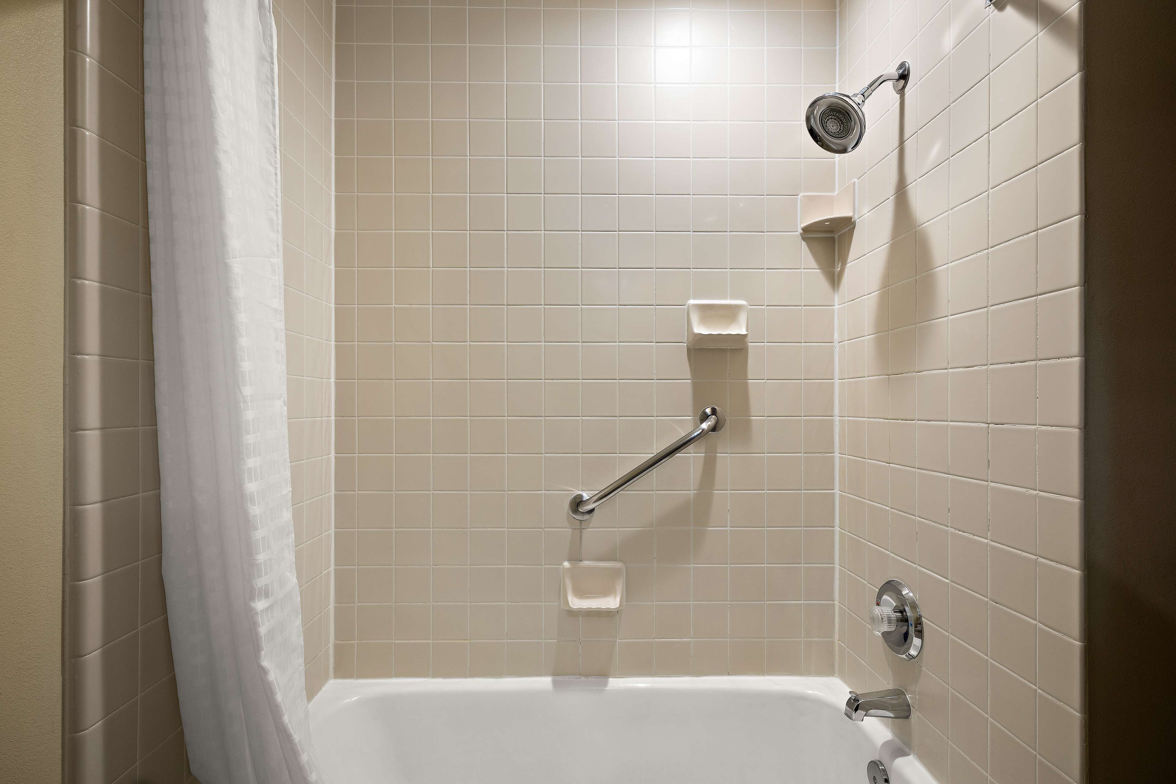 combined shower/bathtub, free toiletries, hair dryer, towels