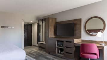 One king w/ sofabed | Premium bedding, in-room safe, desk, iron/ironing board