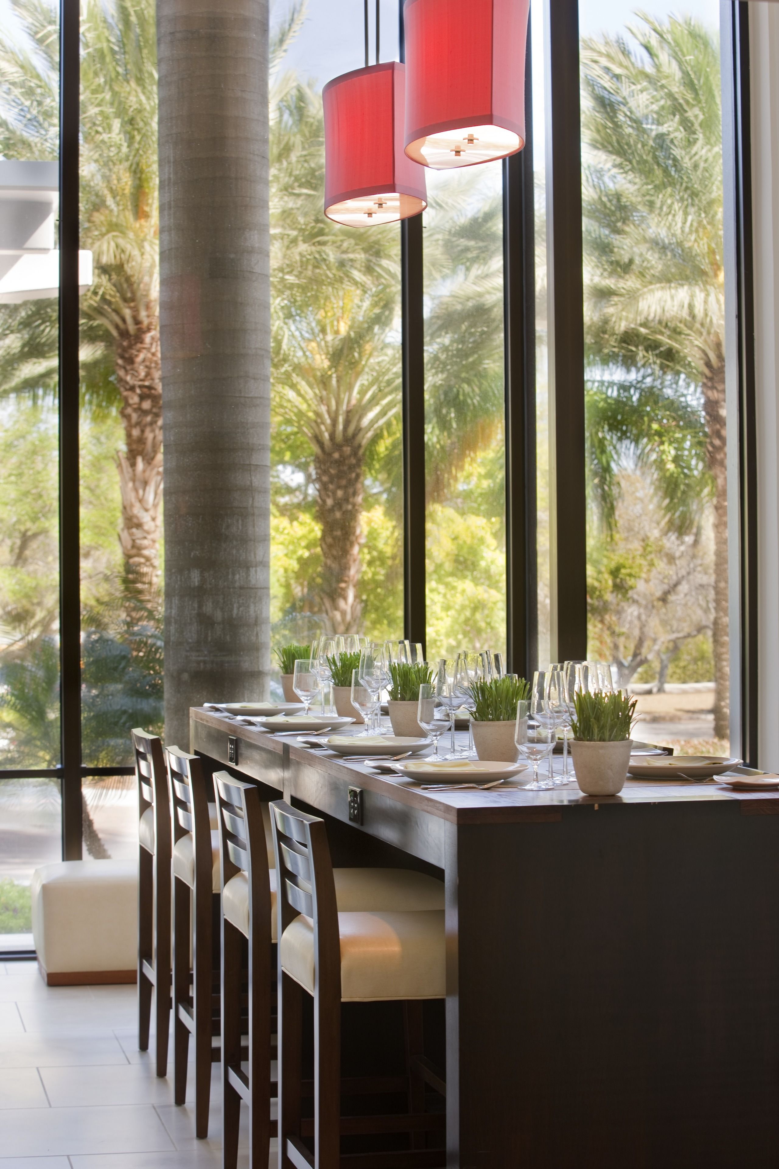 供應早餐及晚餐