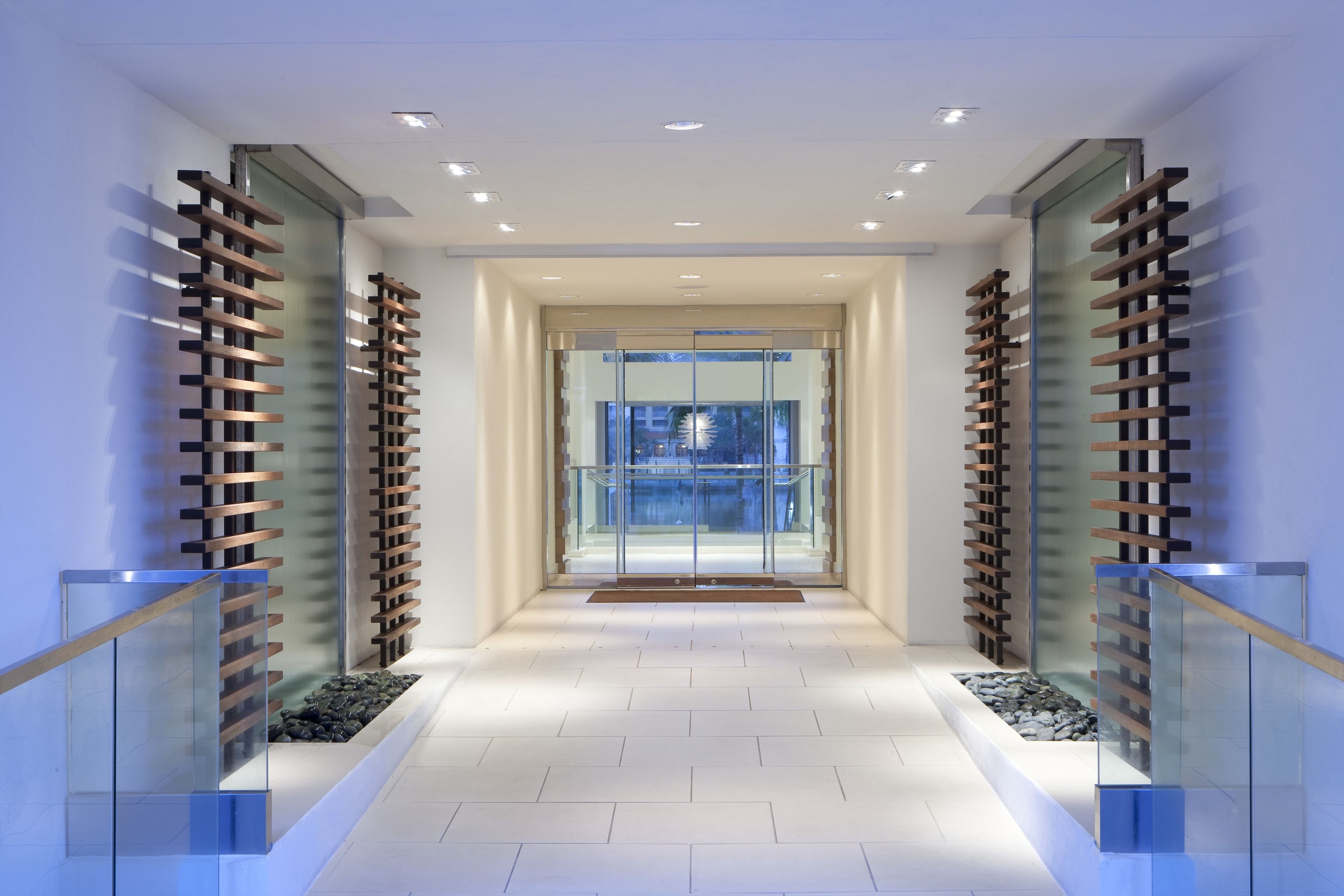 住宿正面 (夜晚)