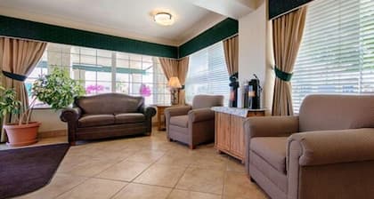 Trailside Inn