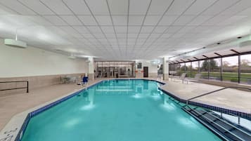 Indoor pool, pool loungers